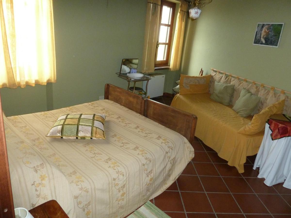 Agriturismo San Martino Castiglione Tinella Δωμάτιο φωτογραφία